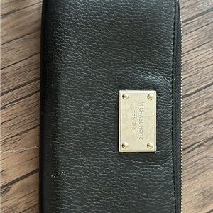 Michael kors black wallet